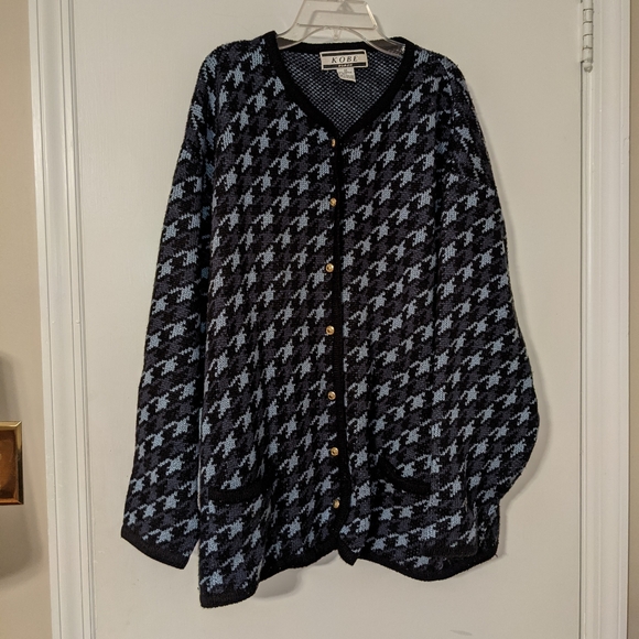 KOBE button down sweater - Picture 2 of 6